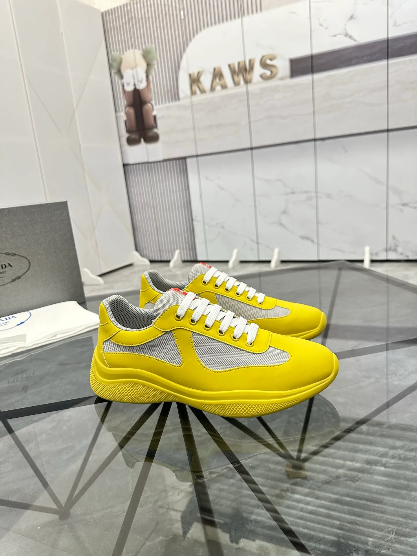 Men's shoes: 💰P360¥ Product trademark: Prada *"Prada*" low-top casual shoes Regular size: 35-47 (can be customized to 48) couple style Product materials: imported silk leather upper, breathable lining, original outsole. Number: 943